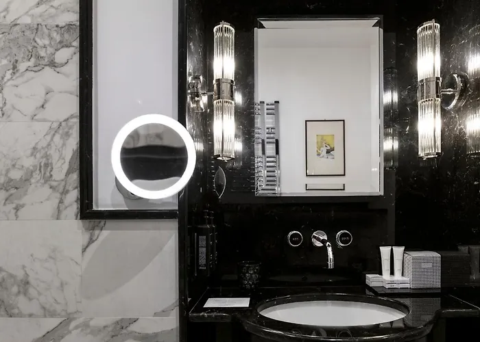 Maison d'hôtes Ricciardelli Luxury - Piazza Di Spagna 4*